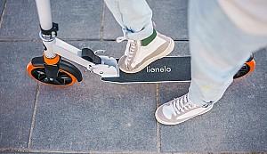 Trotineta Lionelo Luca Black Carbon Pink