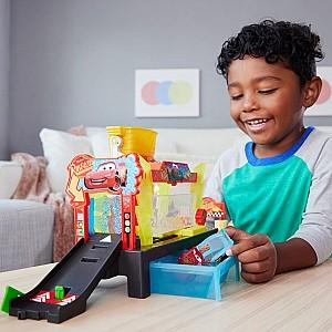 Set de jucarii Hot Wheels Spălătorie auto cu Fulger McQueen (JBM70)