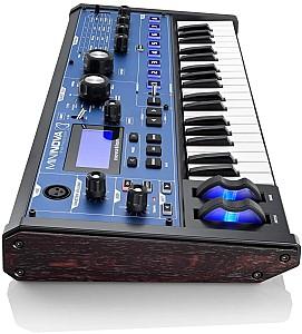 Sintetizator Novation MiniNova