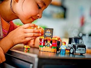 Constructor LEGO City Burger Truck 60404