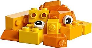 Constructor LEGO Classic Creative Suitcase (10713)