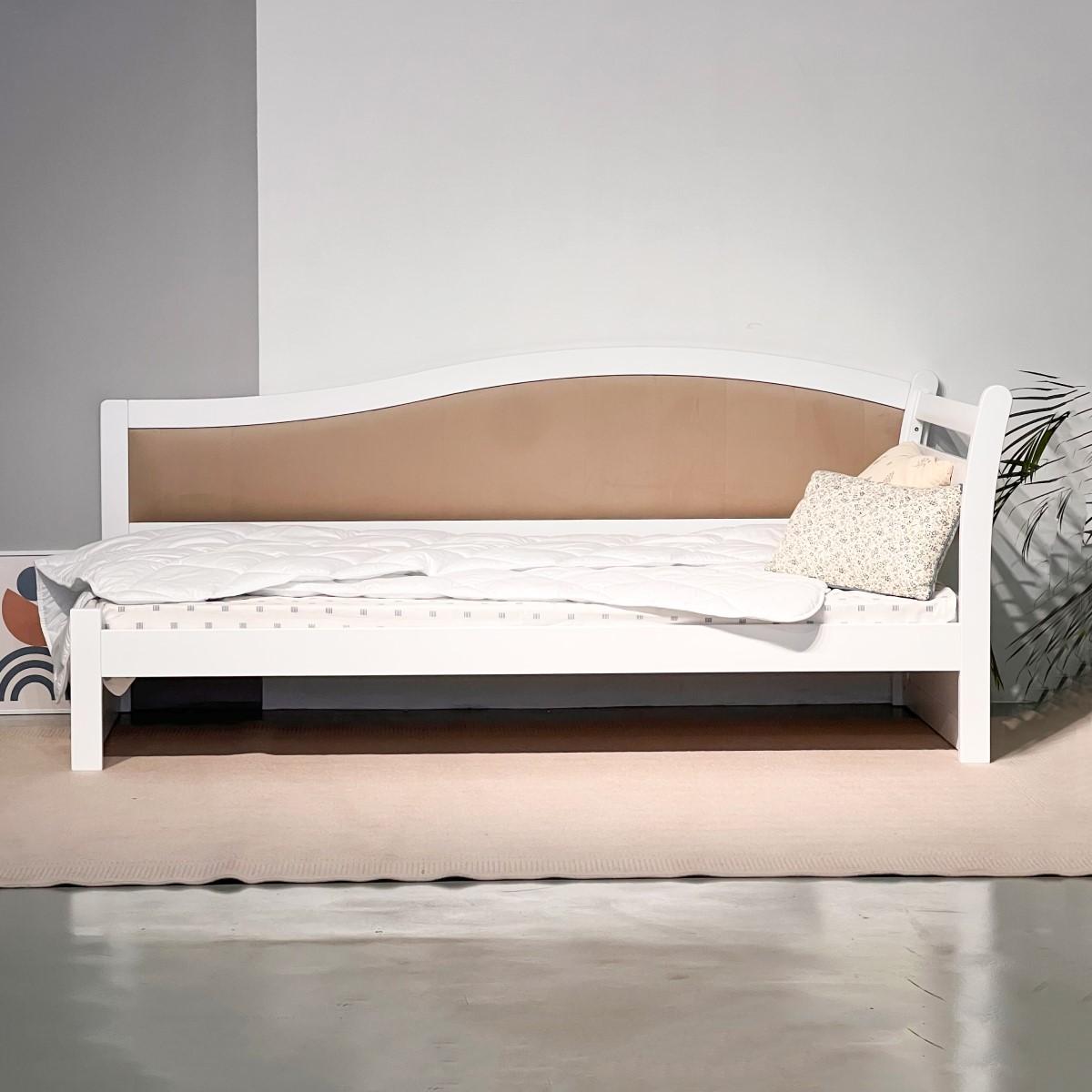 Pat copii MobiCasa Rapunzel 90x200 (drept) Alb /  Laura 02 (Bej)