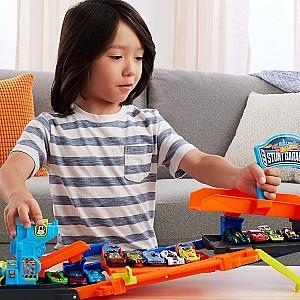  Hot Wheels Transforming Stunt Garage (JHL94)