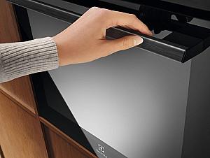 Cuptor electric incorporabil Electrolux LOE8P38Z