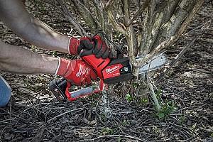 Fierastrau electric cu lant Milwaukee M12FHS-0