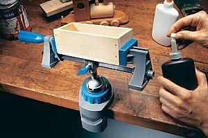 Menghina DREMEL 26152500JA