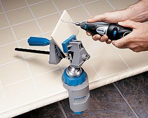 Menghina DREMEL 26152500JA