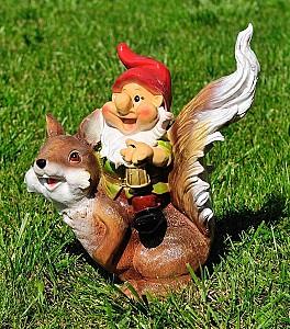 Decor pentru gradina Art Figure Pitic pe veveriță (5.655)