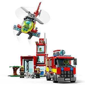Constructor LEGO 60320 Statia De Pompieri