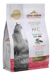 Нrană uscată pentru pisici Almo Nature HFC Adult Sterilized Salmon 300g