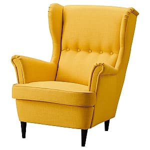 Кресло IKEA Strandmon с подлокотниками Шифтебу Желтый